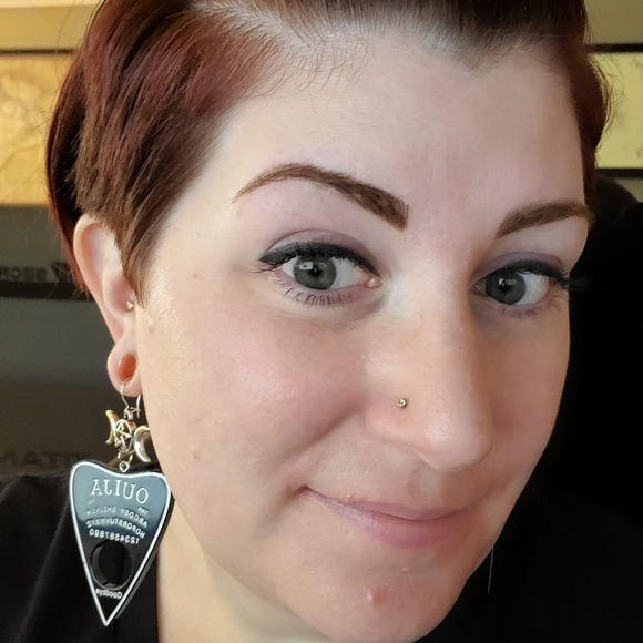 Meet your Posher, Mikayla - Picture 4 of 4